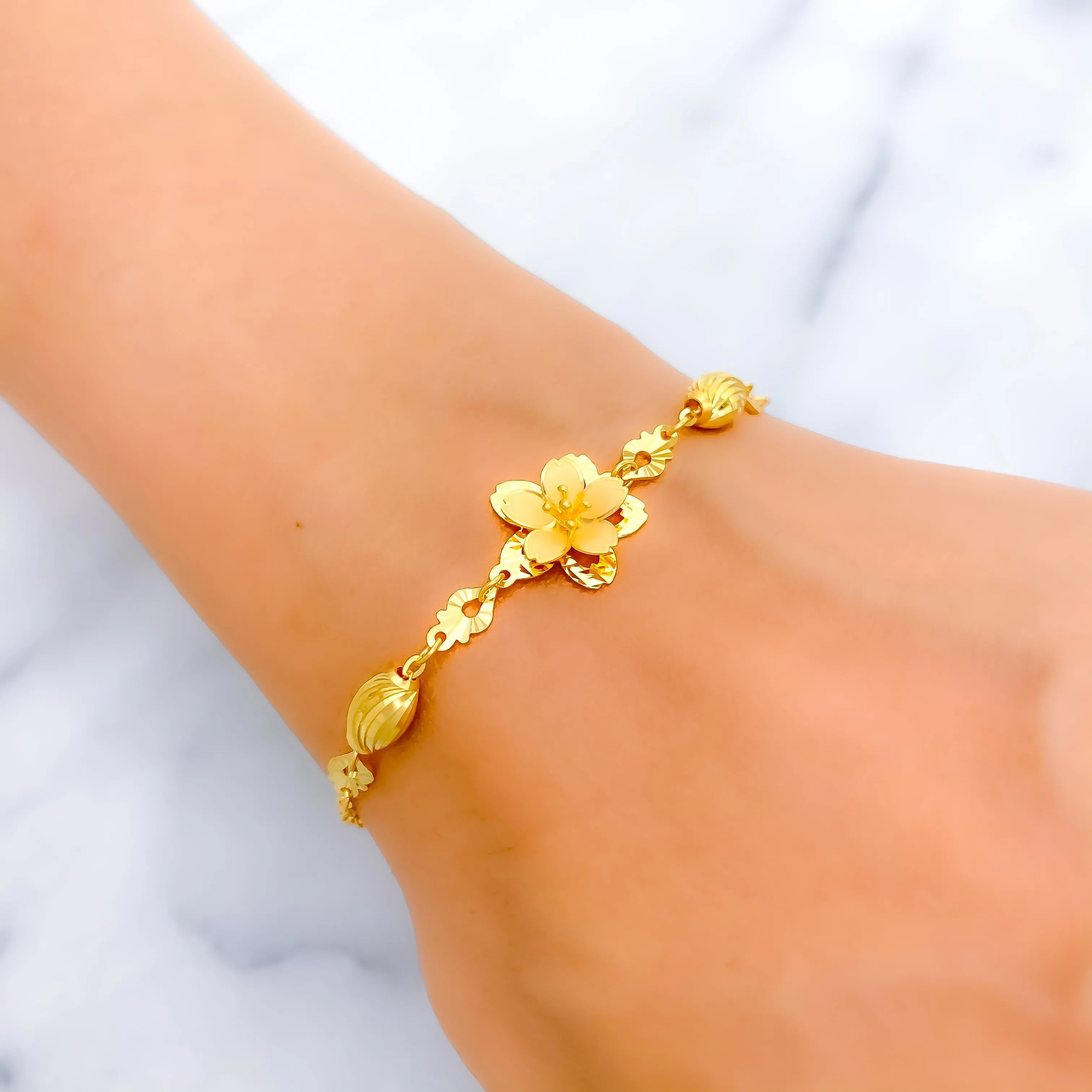 Beautiful Floral 22k Gold Bracelet