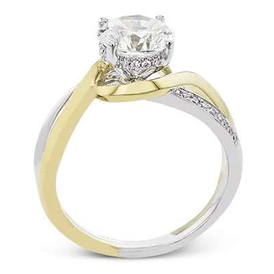 Engagement Ring in 18K Gold with Diamonds