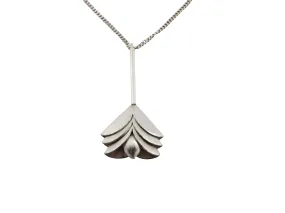 petals necklace