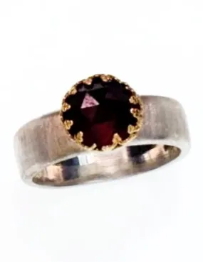 Ring silver 9K gold set with a rose cut garnet ring for woman