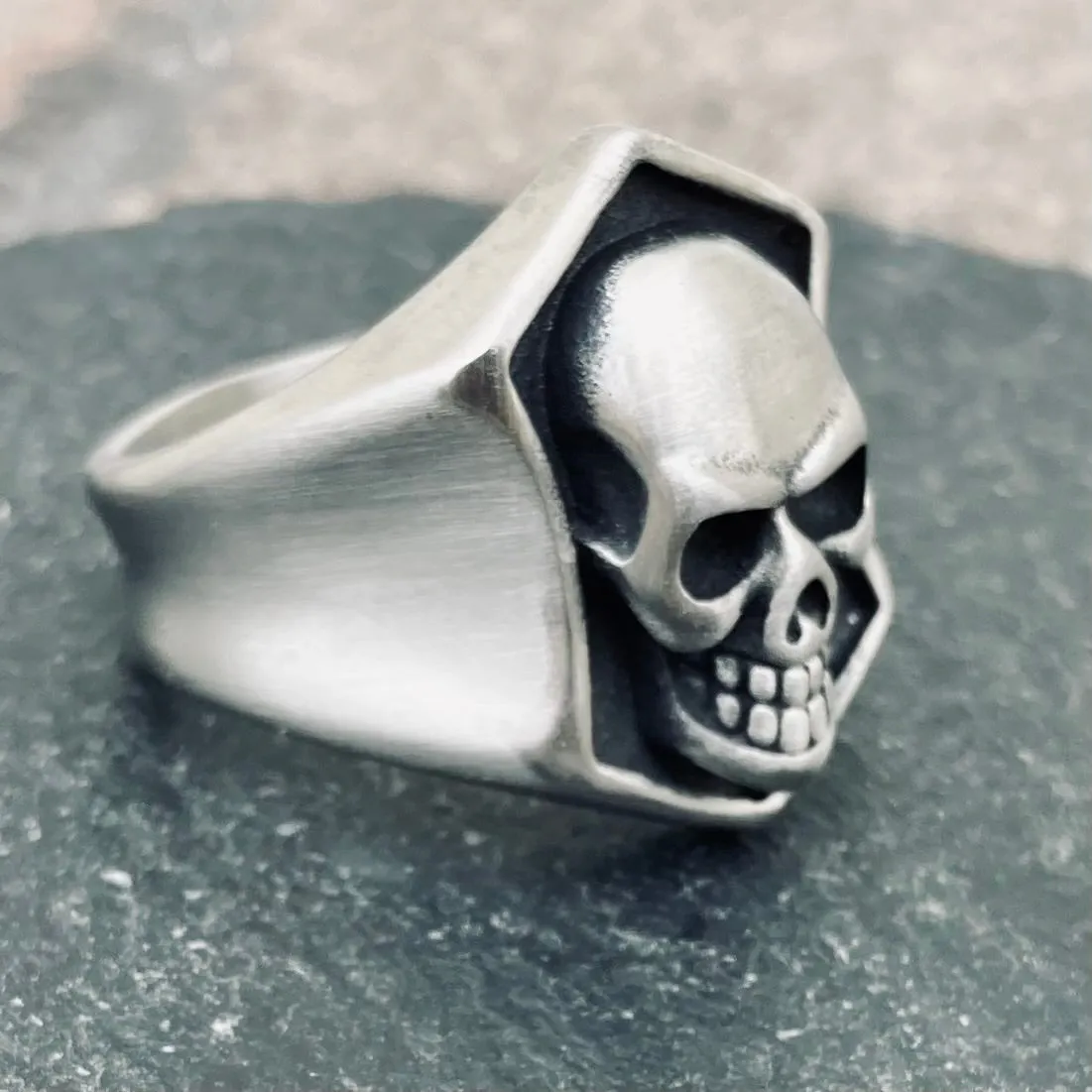 Skull & Shield Ring - Brushed - R226