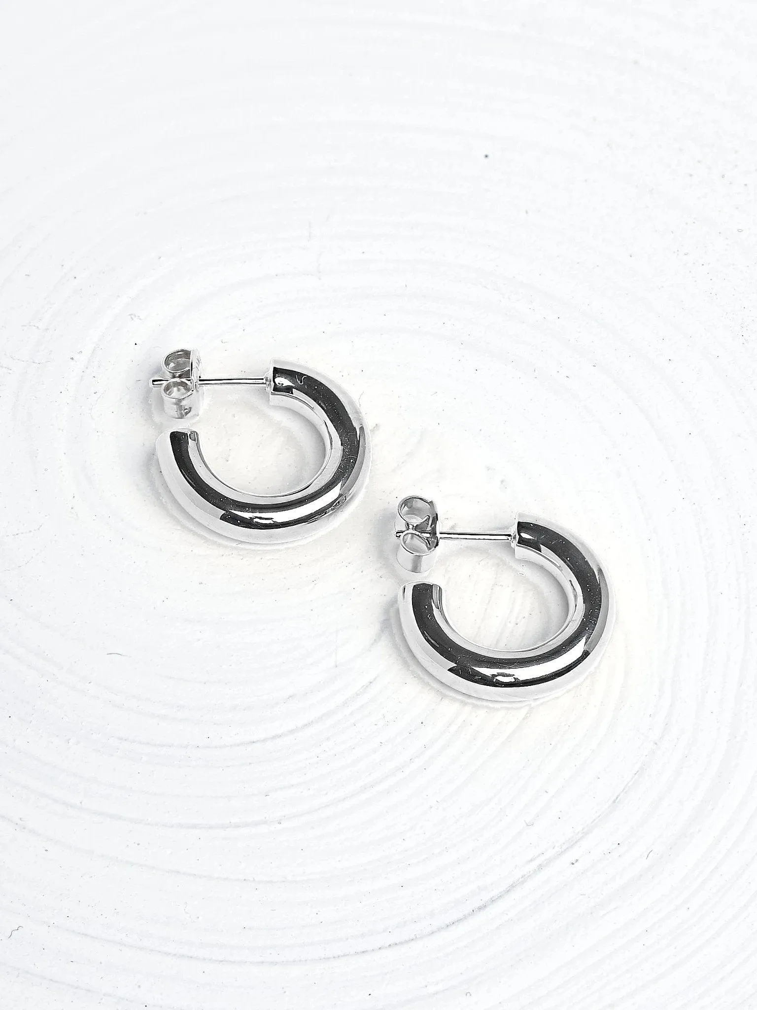 Vero Hoop Earrings